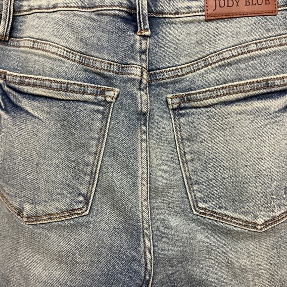 Judy Blue Denim Shorts - Picture 4 of 5